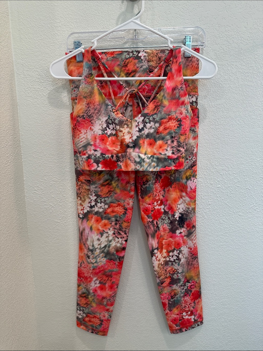 Athleta Salutation Stash Pocket 7/8 Legging AND Matching Sports Bra